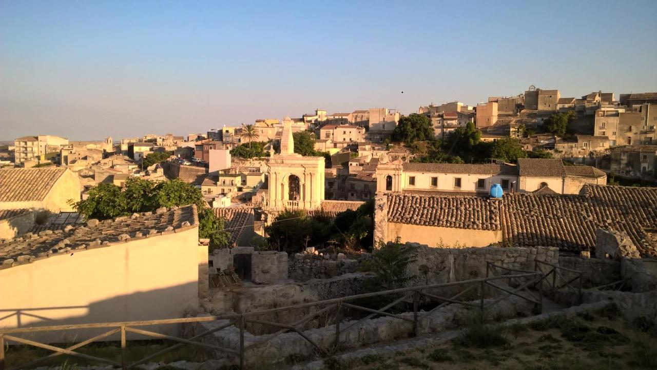 Dimora Del Pero Villa Palazzolo Acreide Buitenkant foto