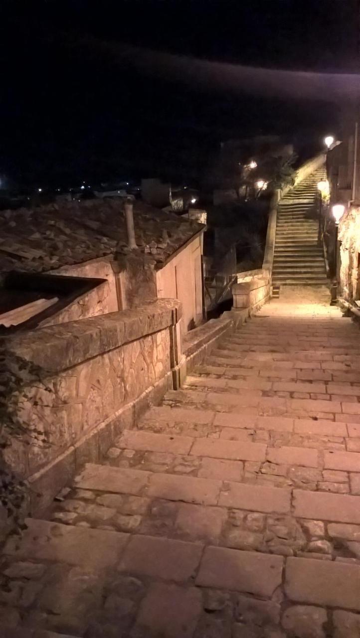 Dimora Del Pero Villa Palazzolo Acreide Buitenkant foto